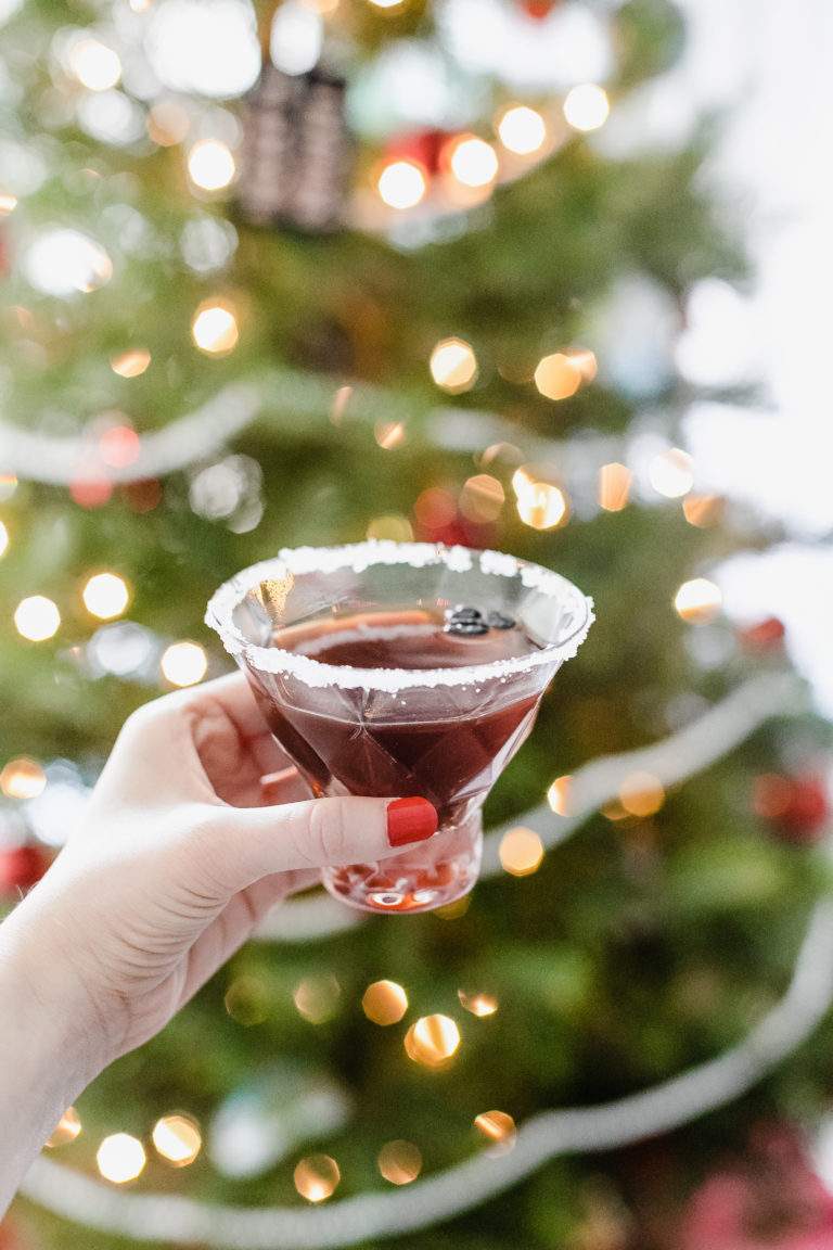 Christmas gin cocktails, 19 of the Merriest Christmas Gin Cocktails